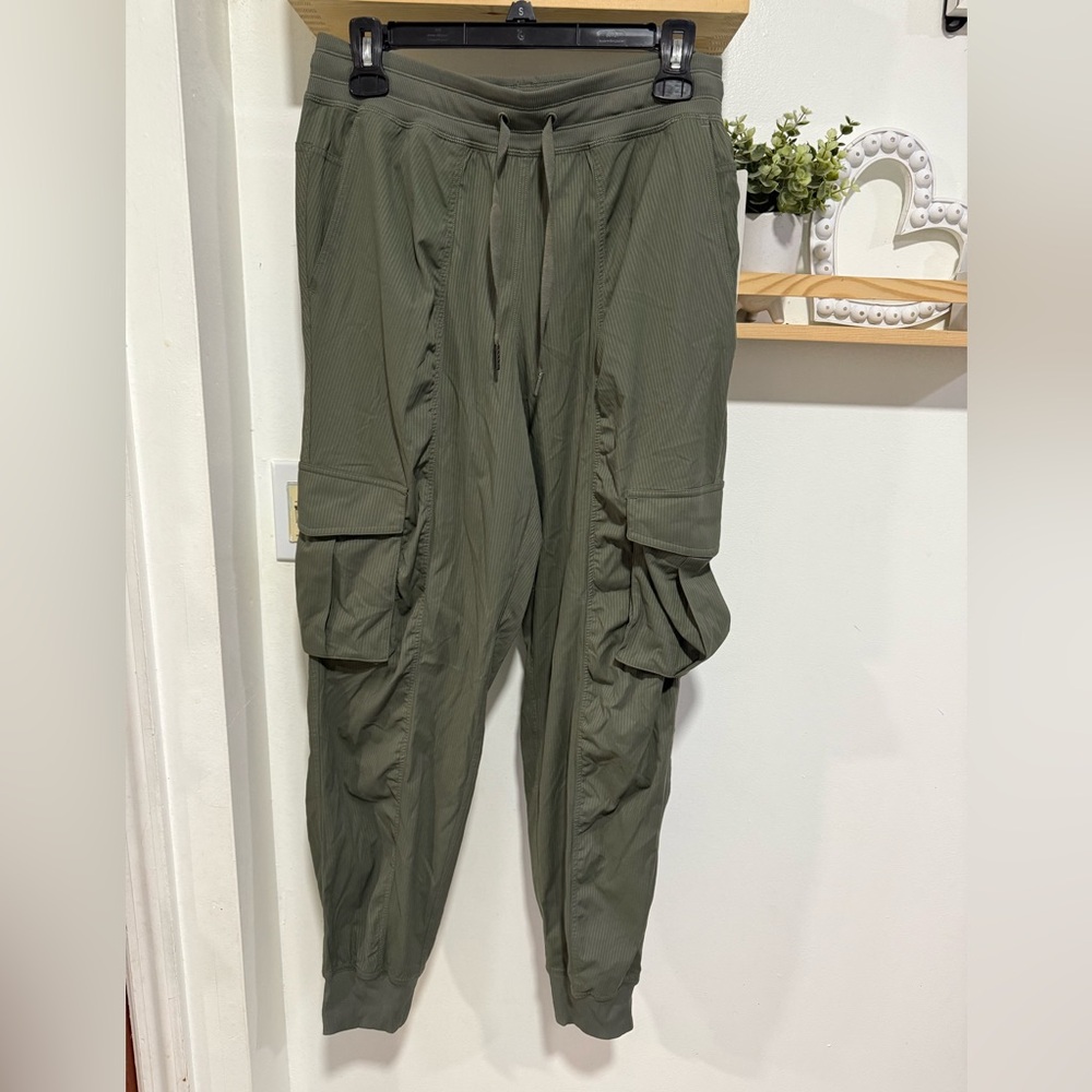 NWT lululemon athletica Green Track Joggers - Picture 1 of 3